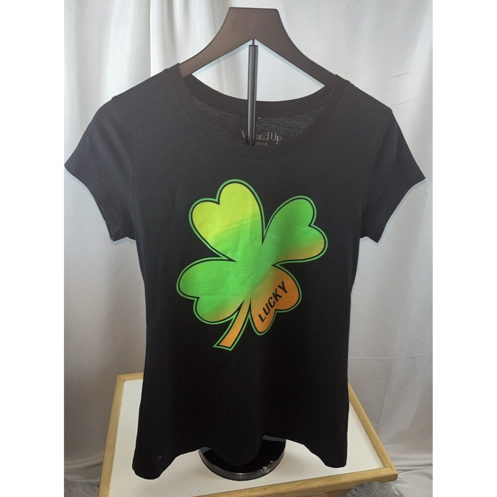 Wound Up Juniors Lucky St. Patrick Day Graphic T-shirt Size L Shamrock Casual